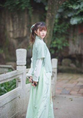 免费最爽乱婬无遮挡_免费高清观看